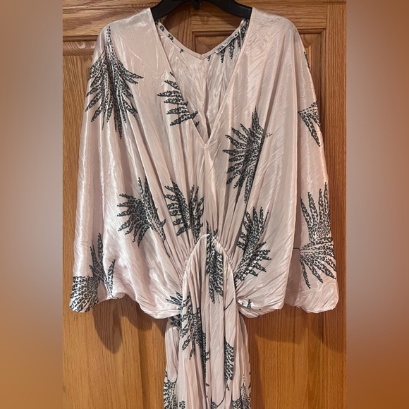 ZARA Wrinkled‎ Effect Printed Satin Maxi Dress in Ecru & Sage Green Size Medium - Picture 11 of 16